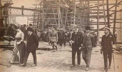 Kong George V og Queen Mary på et skibsværft i Sunderland under Første Verdenskrig, 15. juni 1917, 1935
