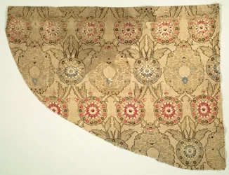 Lampaer med dobbelt ogival blomstermønster på ternet bund, 1550-1575.