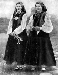 Lettiske kvinder i traditionel dragt, 1936