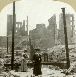 Ser mod nordøst fra hjørnet Ellis og Powell Sts, 1906.