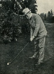 Lord Avebury har for nylig taget til golf, 1901.