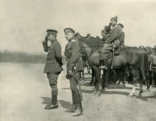 M. Kerensky hilser tropperne, juli 1917, 1919.