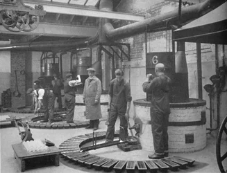 Fremstilling af Fryotype Printing Metal i London Foundry, 1919