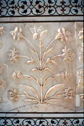 Marmorudskæring af formaliseret lilje, Taj Mahal, Agra, Indien, 1600-tallet