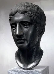 Marmorhoved af Doryphoros romersk kopi efter original af Polykleitos, c450-c440 f.Kr.