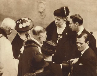 Mindesmærke for hans far afsløret, Windsor Castle, 23. april I937
