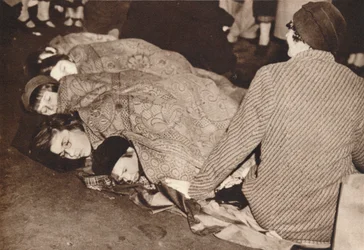 Midnat i indkøbscentret, 1937