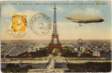Militært luftskib fra Chalais-Meudon-parken, der flyver nær Eiffeltårnet, 1908