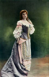 Mlle. Felyne - Fra Theatre National De LOdeon - Leonores rolle - LEcole Des Maris, 1904.