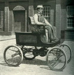 Motor-bil udstyret med det nye lagerbatteri, 1902.