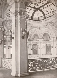 Nationalbiblioteket: et hjørne af galleriet med udsigt over den offentlige læsesal, 1914