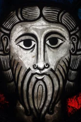 Oeuvre Notre-Dame Museum. Romansk farvet glasvindue Kristi hoved fra Wissembourg (11. eller 12. århundrede).