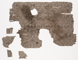 Spidsbuer med vingede firbenede dyr og påfugle, 1526-1955.