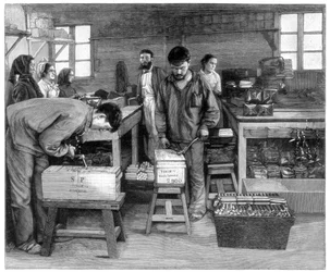 Pakning af patroner i kasser på Isleten, nær Fluelen, Schweiz, 1893