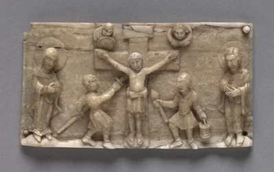 Plade fra et bærbart alter, der viser korsfæstelsen, 1050-1100.