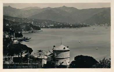 Portofino - Castello Brown og Panorama af Tigullio-bugten, c1900.
