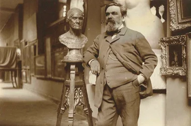 Portræt af billedhuggeren Alfred Boucher 1850-1934, 1910