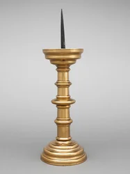Pricket lysestage, begyndelsen af 1500-tallet.