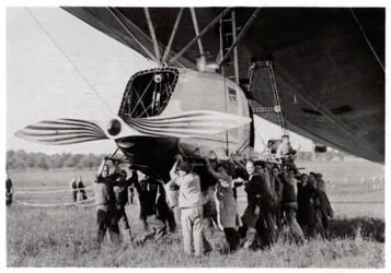 Bagerste gondol, Zeppelin LZ 127 Graf Zeppelin, 1933