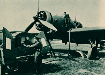 Tankning af et Wellesley bombefly, 1940