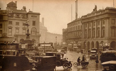Regent Street, London, England, set fra Piccadilly Circus, 1923, 1938