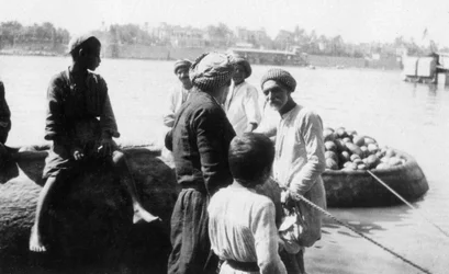 Flodfartøj fyldt med meloner, Tigris-floden, Bagdad, Irak, 1917-1919