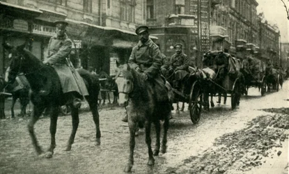 Russisk forsyningskolonne i Przemysl, marts 1915, c1920.