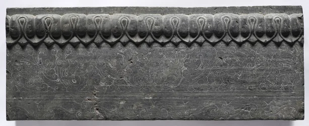 Sektion af en kisteplatform: Vandret panel, 550-577.