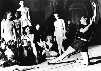 Serge Lifar og Paris Opera Ballet, Paris, 1940-1944