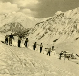 Skiundervisning, Arlberg, Østrig, c1935.