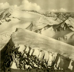 Snedækkede bjerge, Bad Hofgastein, Østrig, c1935.