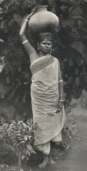 Tamulin henter vand, 1926