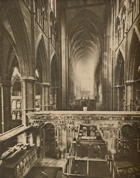 The Abbeys Grand Interior: Ser mod vest fra Confessorens kapel, c1935.
