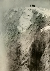 Erebus-krateret, 900 fod dybt og en halv mil bredt, 1908, 1909.