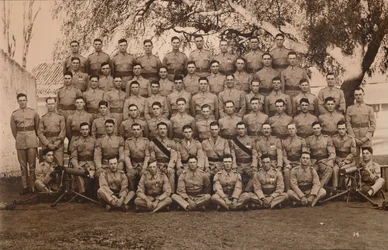 Machine Gun Platoon fra den første bataljon, Queens Own Royal West Kent Regiment. Poona, Ind
