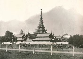 Paladset, Mandalay, 1900.