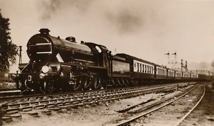 S.R. Dover Boat Train, trukket af Sir Gawain A King Arthur Type Lokomotiv, c1930.
