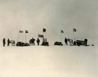 Starten fra iskanten syd for Hut Point, c1908, 1909.
