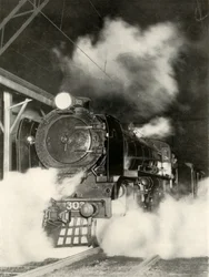 The Sydney Limited forlader Spencer Street Station, Melbourne, kl. 18.00, 1935-36.