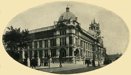 Victoria and Albert Museum, London, 1914.