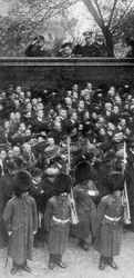 De unge prinser ser på proklamationen, 1910