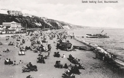 Stranden ved Bournemouth, Dorset, omkring 1920