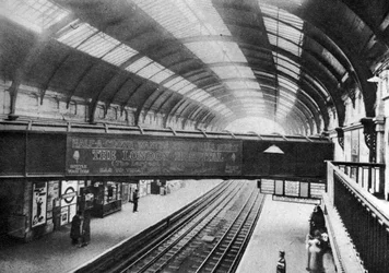 Westbourne-akvæduktens forløb over Sloane Square Station, London, 1926-1927