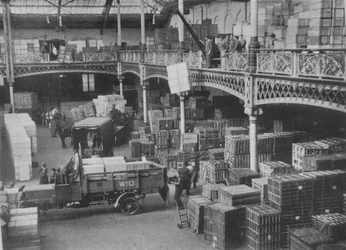 Forsendelsesrummet i en af de store regeringsbutikker, 1915