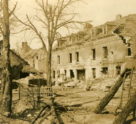 Glasværket i Soissons, Nordfrankrig, c1914-c1918