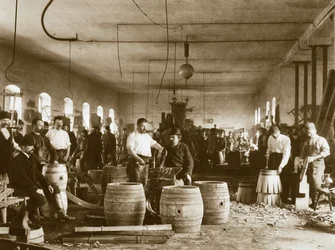 Fremstilling af øltønder af træ i Pilsen, 1880
