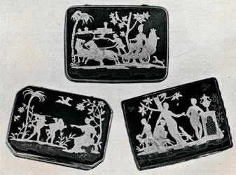Tre piqué-snusæsker, 1920.