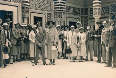 Turister på udflugt fra et krydstogt, muligvis i Sidi Bou Said, Tunesien, 1936