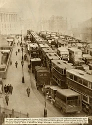Trafikprop på Blackfriars Bridge, London, 1935.