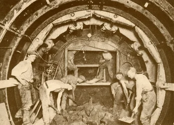 Tube Tunnel Excavation ved hjælp af Greathead Boring Shield, c1930.